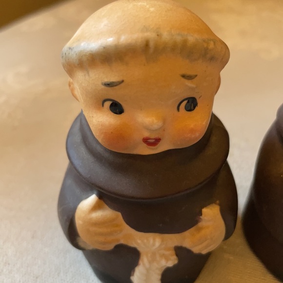 Vintage German Goebel Friar Tuck salt and pepper shakers from 1950s, EUC - Picture 3 of 10
